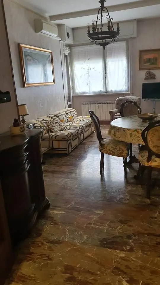 La Casa Del Papa' Apartment Chiavari 0*,